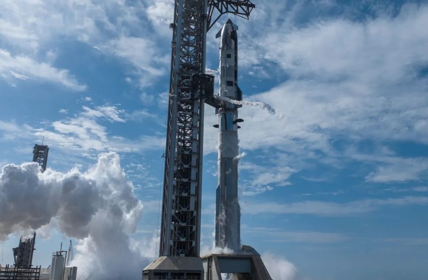 La Inspiradora Historia de Elon Musk y Su Éxito
