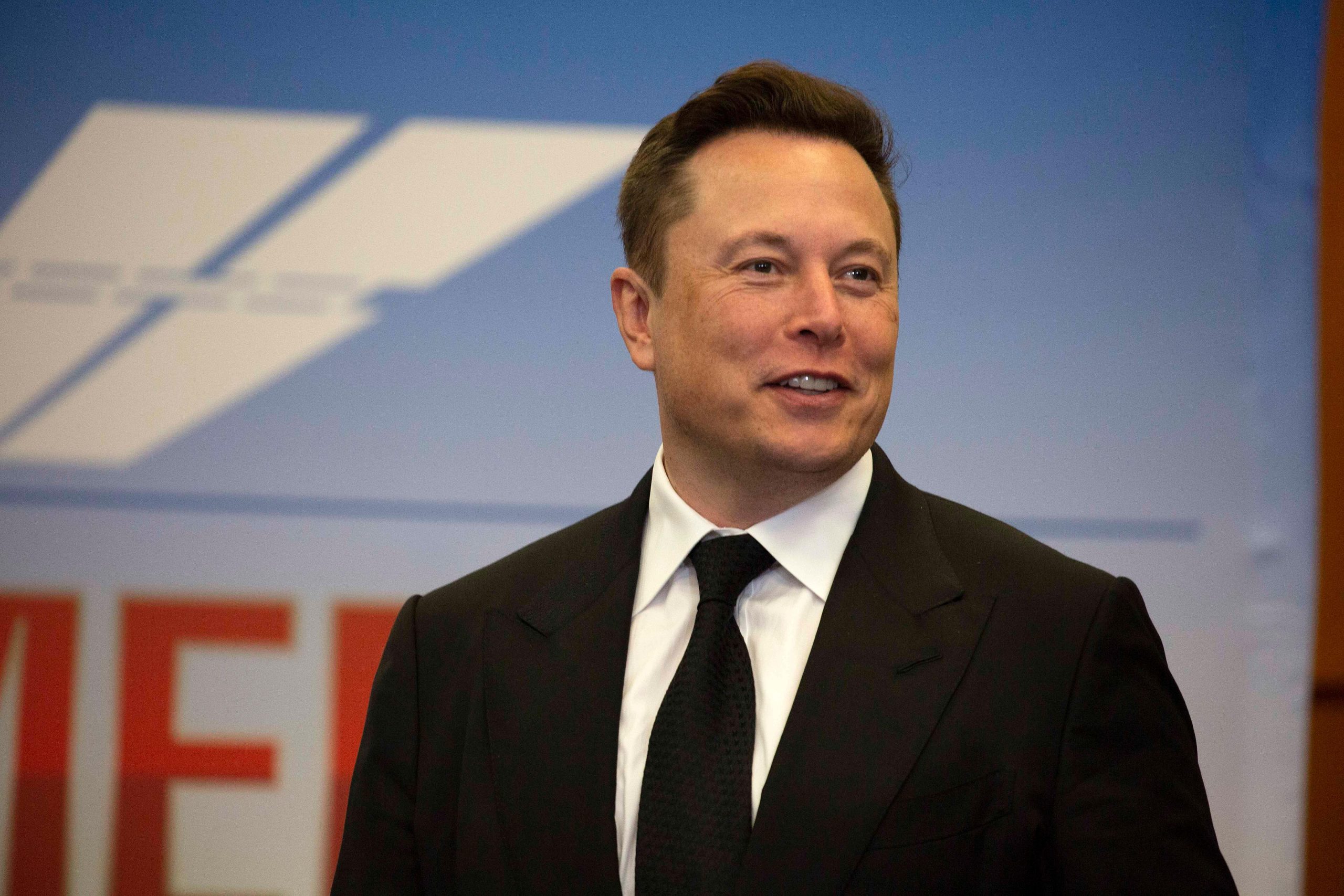 Elon Musk: La Historia Inspiradora de un Emprendedor Innovador