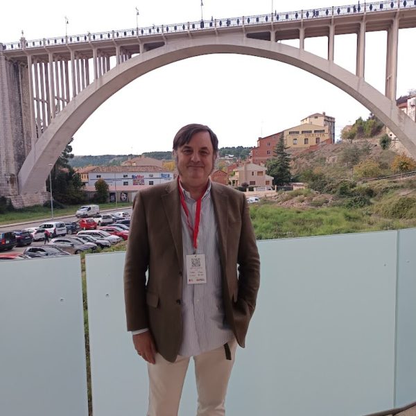 Javier G.: Un Emprendedor que Revolucionó el Comercio