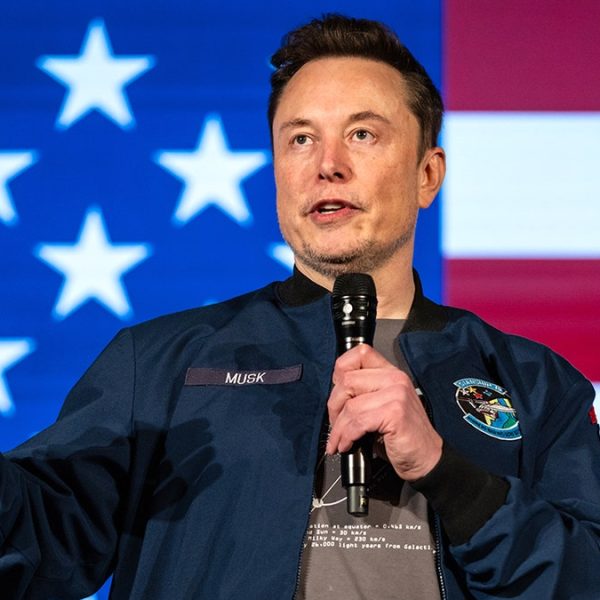 La Inspiradora Historia de Elon Musk como Emprendedor