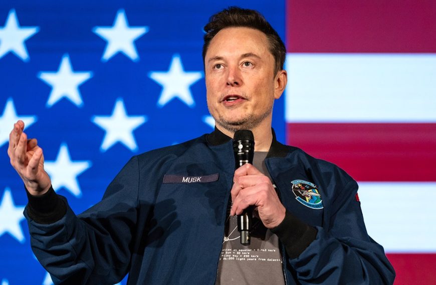 La Inspiradora Historia de Elon Musk como Emprendedor
