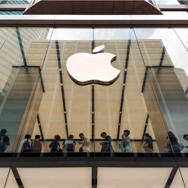 Acciones de Apple destacan en un mercado incierto de IA: ¿por qué?